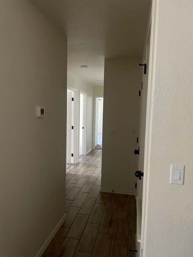 Building Photo - 2409 Alterman Dr
