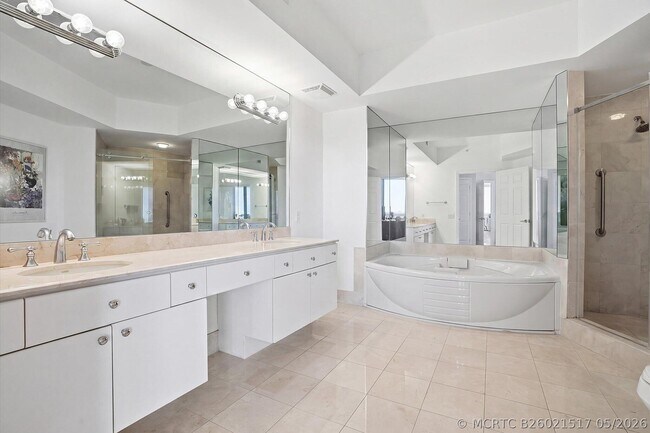 Building Photo - 3100 N Ocean Blvd