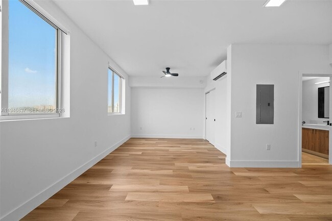 Building Photo - 650 SW 1st St