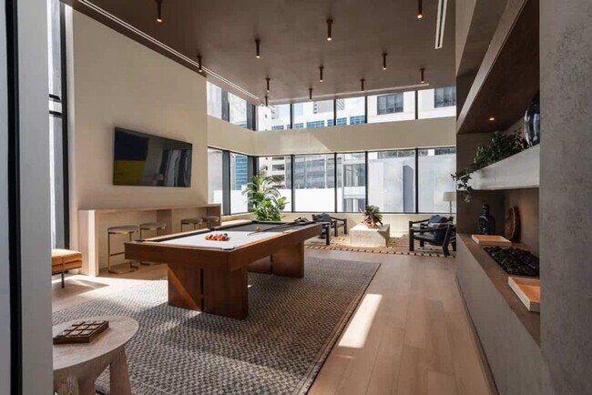 Building Photo - 225 N Miami Ave