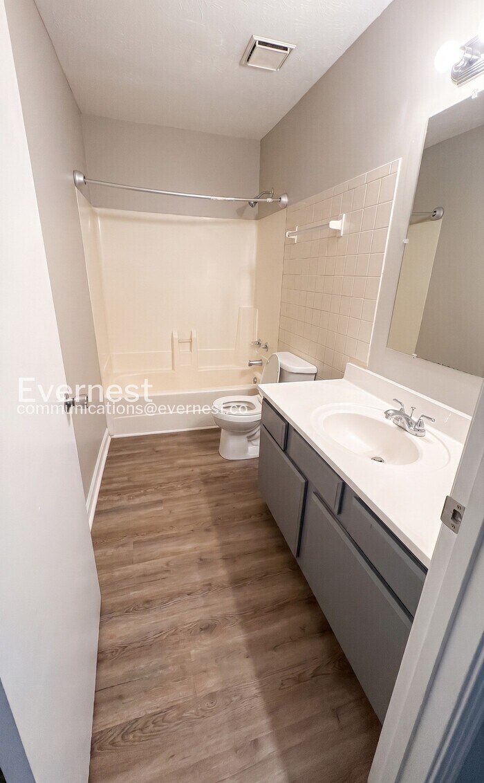 Building Photo - 483 Ellenwood Dr