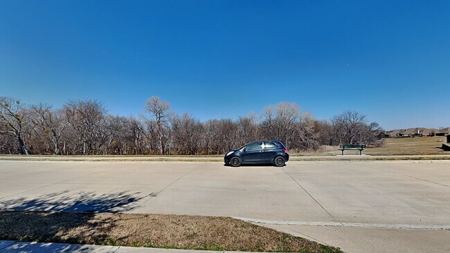 Building Photo - 816 Water Garden Cir