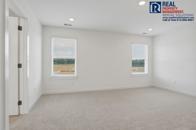 Building Photo - BRAND NEW luxury 5BD 4BA home w/ neighborhood pool! Triple Rockvale Schools! Internet included!