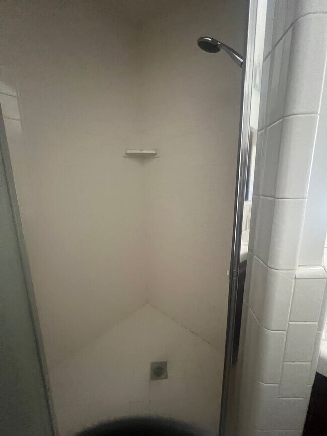 Building Photo - Nothing but short of Amazing - 3 Bedroom home!