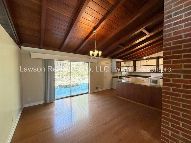 Building Photo - Beautiful Mid Century Modern Grandin Road Home