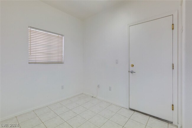 Building Photo - 10709 Shackleton Dr