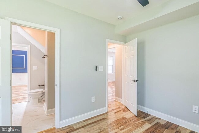 Building Photo - 400 Lake St