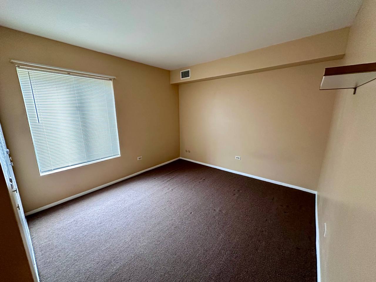 Building Photo - 6102 Knoll Valley Dr