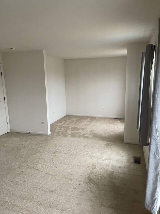 Building Photo - 334 Gregory Ln