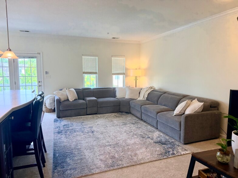 Building Photo - 9360B Esplanade Ct