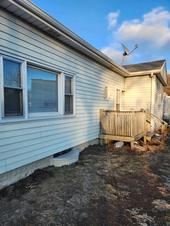 Building Photo - Lovely 3BD/1BA Home in Council Bluffs