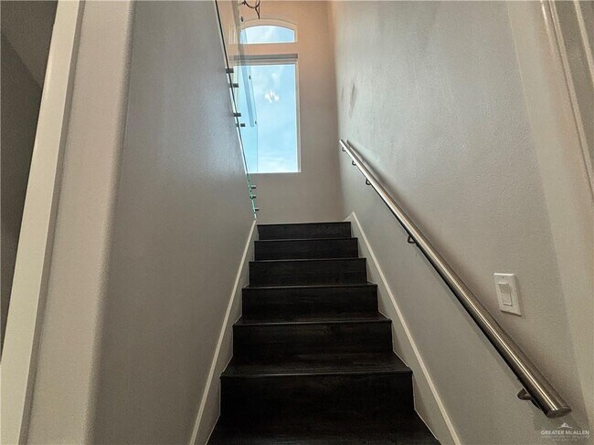 Building Photo - 33 Ensenada Ave