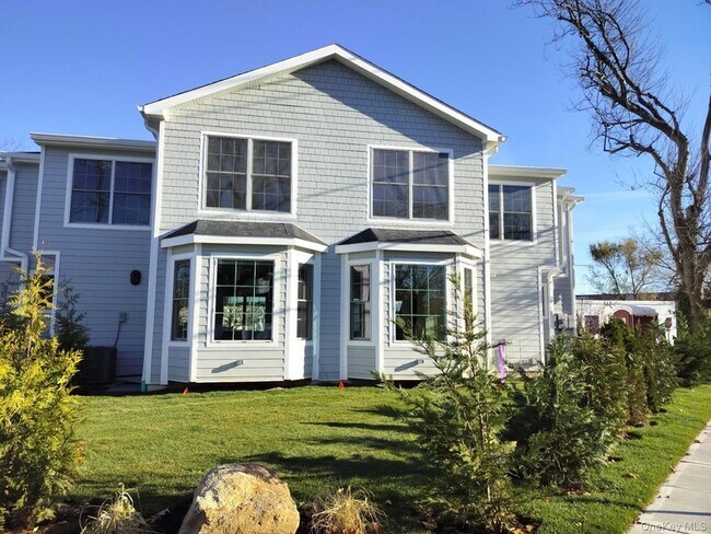 Building Photo - ONE Manhasset Ave