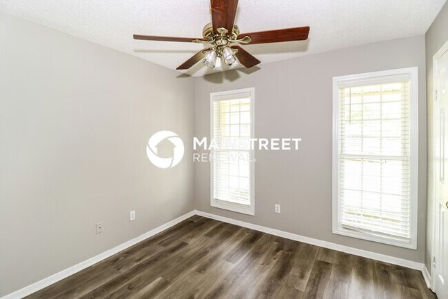 Building Photo - 3 Bedroom Pet-Friendly Home in Memphis, TN with Main Street Renewal