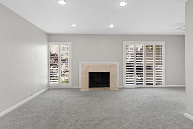 Building Photo - 914 Beach Park Blvd