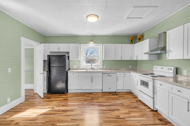 Building Photo - 801 NC-33