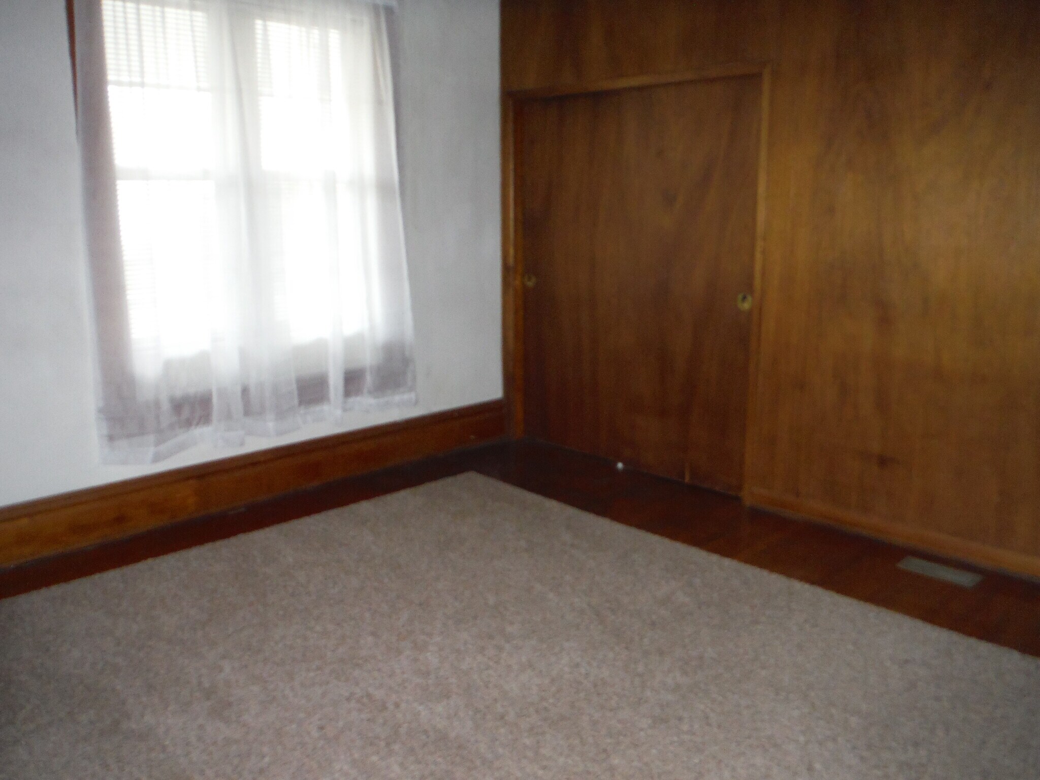 bedroom 1 - 916 W 3rd St