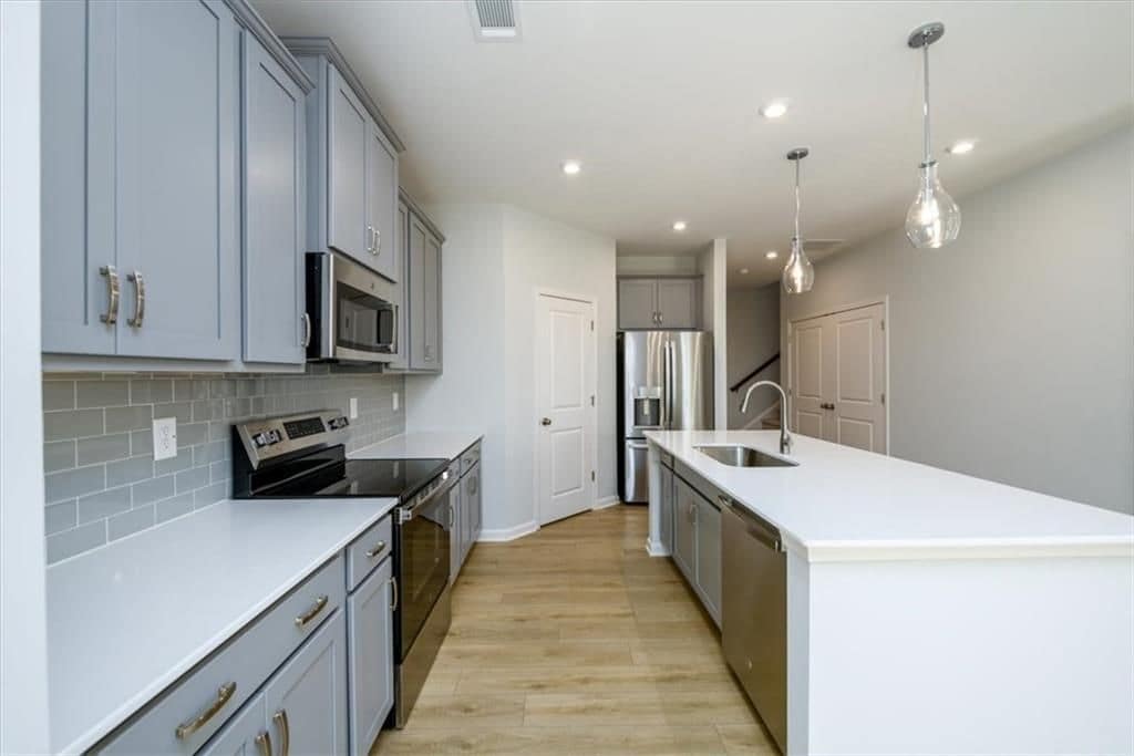 Building Photo - 849 York Aly