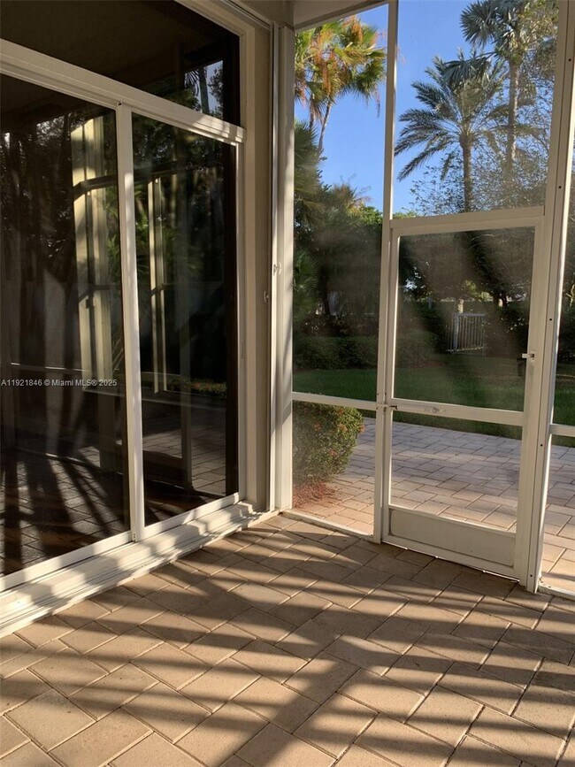 Building Photo - 2518 Bay Pointe Ct