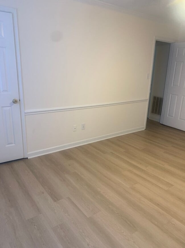 Building Photo - NORTH HILLS CHARMER--2 STORY--DOWNSTAIRS BEDROOM/OFFICE--FORMAL AREAS-LAUNDRY/MUD AREA-CARPORT