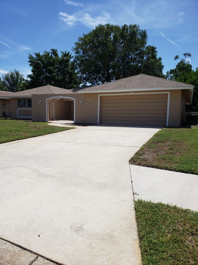 Primary Photo - 8060 Canterbury Cir