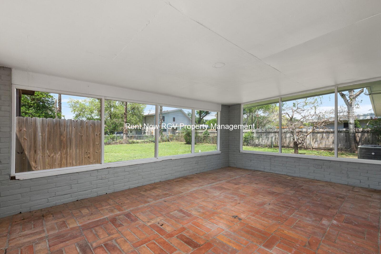 Building Photo - 800 Walnut Ave