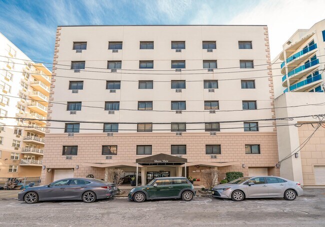 Building Photo - 420 Shore Rd
