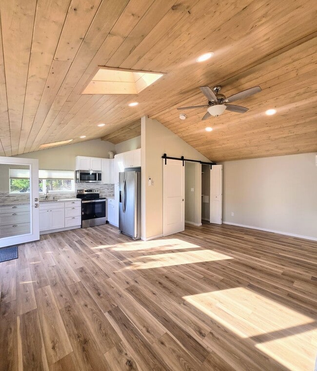 Building Photo - Newly Remodeled 2 Bedroom Home & ADU For R...