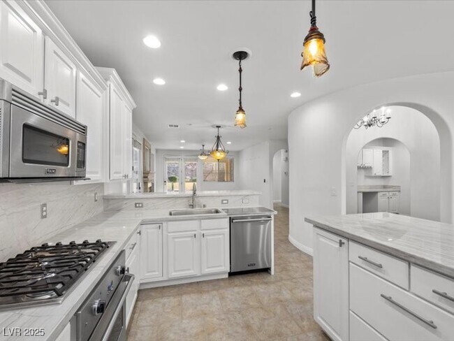 Building Photo - 1159 Calcione Dr