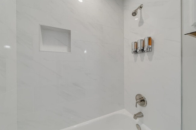 Building Photo - 2922 Clover Valley Dr