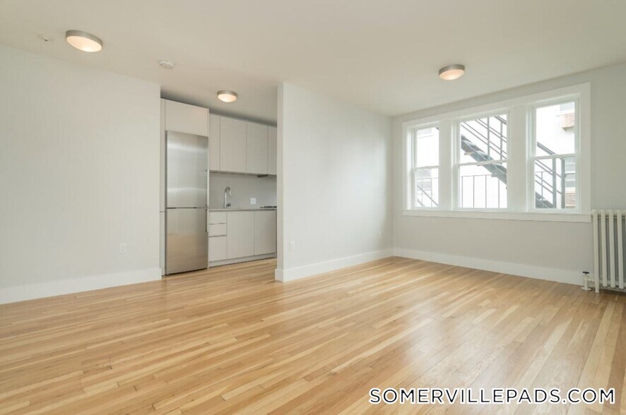 Building Photo - 136 Highland Ave