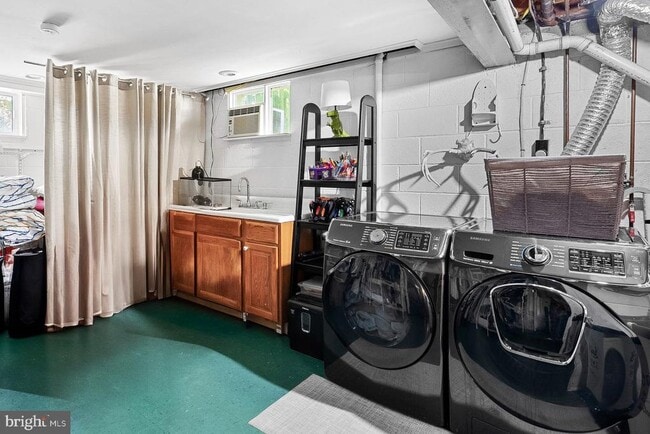 Building Photo - 521 S. Nursery Ave.