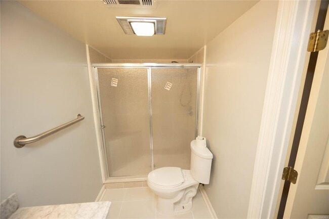 Building Photo - 2043 Hazel Hedge Ln