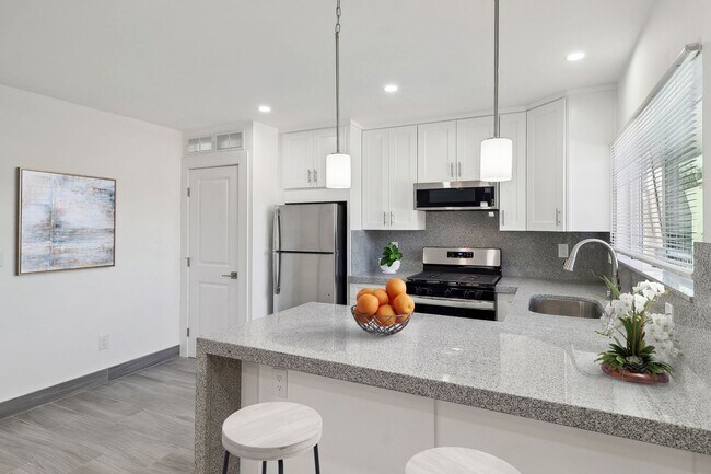 Building Photo - Move in Promotion! 2 Bedroom/1 Bathroom Remodeled Apartment - El Cajon