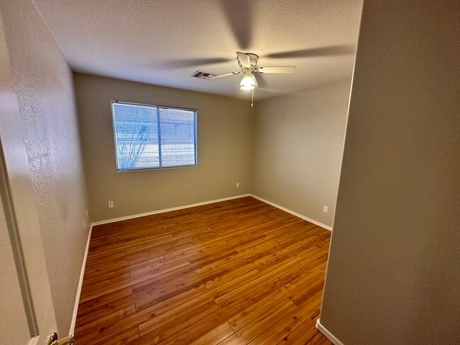 Building Photo - Charming Home