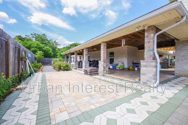 Building Photo - 501 Benning Dr