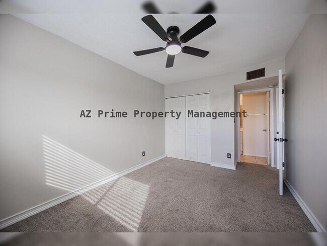 Building Photo - 225 N Standage