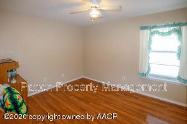 Building Photo - 1029 Trinchera Dr