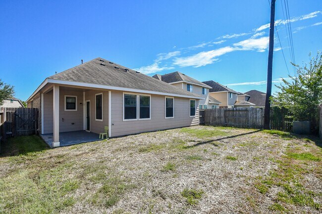 Building Photo - 5619 Drumlin Field Way
