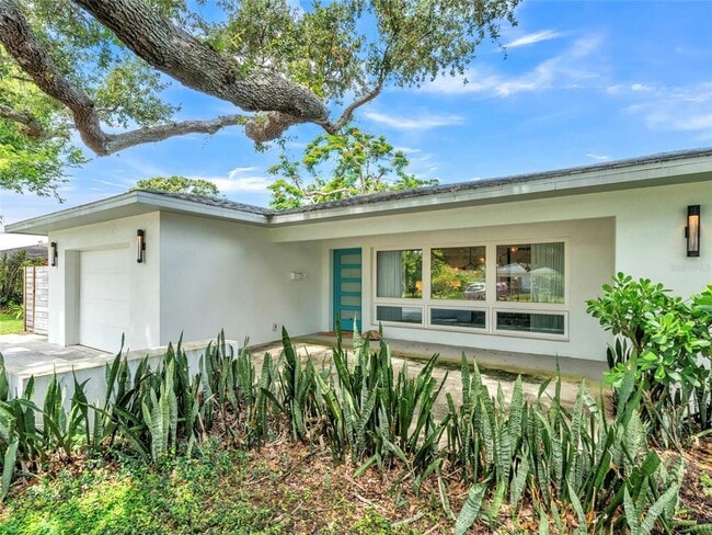 Building Photo - 4021 21st Ave N