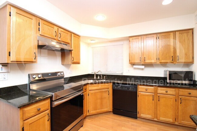 Building Photo - 16644 N 33rd St