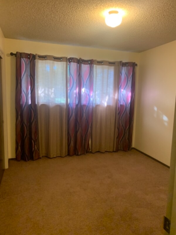 Building Photo - 810 Madrone Ave