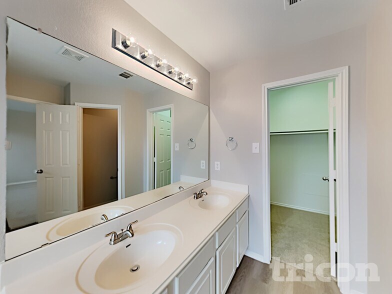 Building Photo - 209 Brahma Way