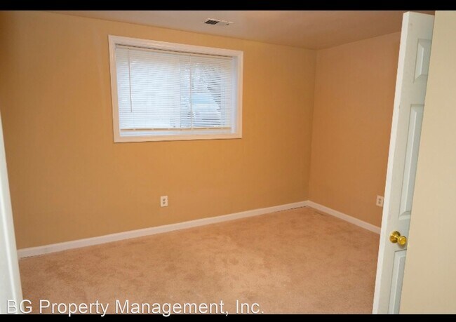 Building Photo - 2 br, 1 bath House - 6414 Fairdel Avenue A...