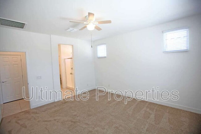 Building Photo - 10966 W Melvin St
