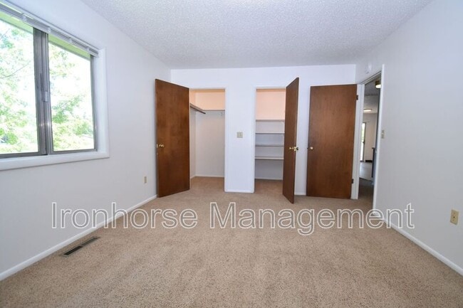 Building Photo - 411 N 16th Ave