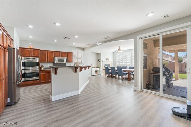 Building Photo - 1005 Windwalker Ave