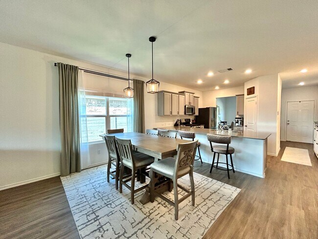 Building Photo - 3/BR 2/BA Home with Modern Comforts and a ...