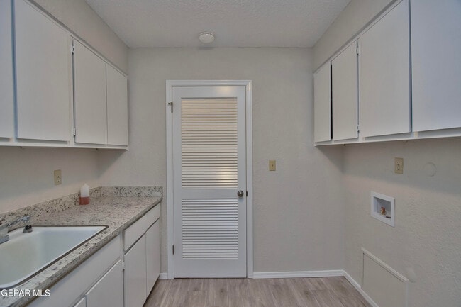 Building Photo - 5711 Mira Grande Dr