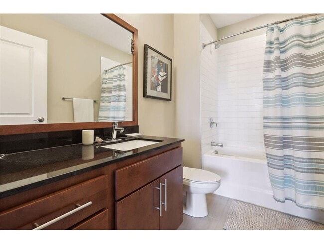 Building Photo - 401 SE Main St